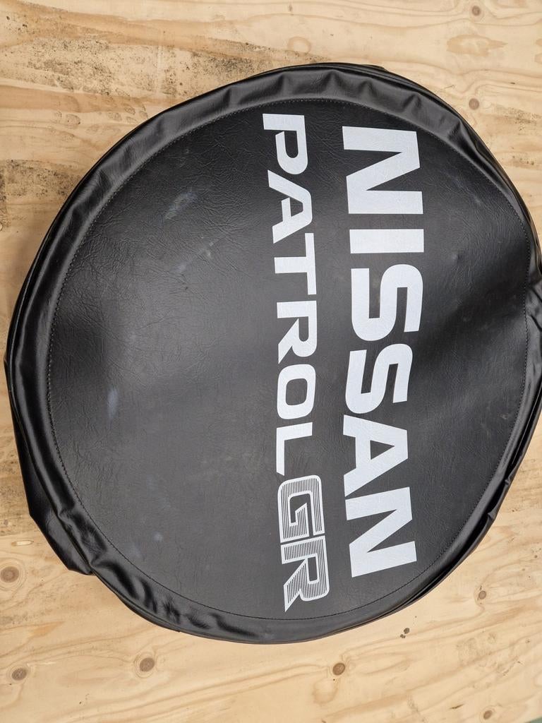 Nissan reservewielhoes, Ophalen of Verzenden