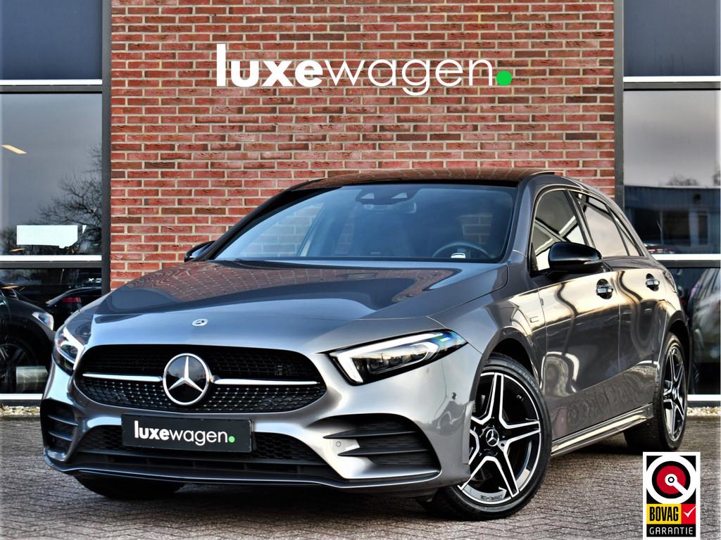 Mercedes-Benz A-Klasse 250 e AMG Pano Distronic Night Carpla, 12 maanden, Gebruikt, Zwart, 15 kWh