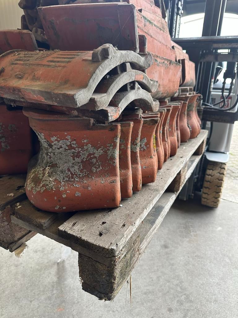 Zadelvorst/gevelpannen - Gebruikt, Doe-het-zelf en Verbouw, Ophalen, Gebruikt, Steen of Klei, Minder dan 5 m²