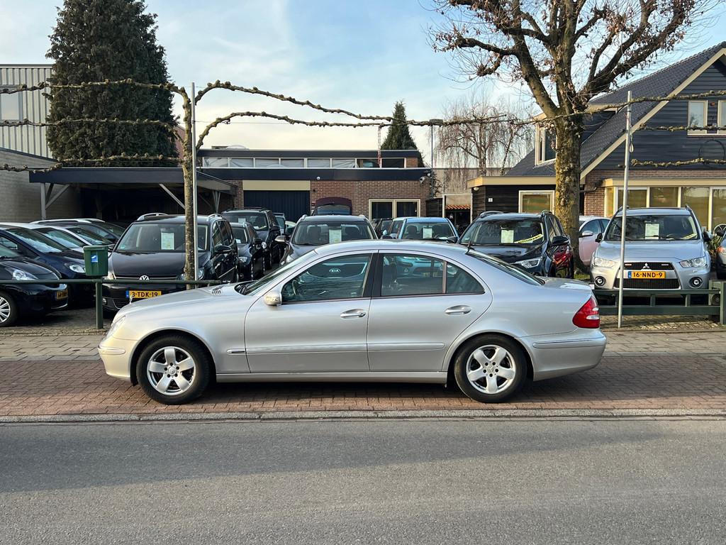 Mercedes-Benz E-klasse 240 Avantgarde *Automaat, Automaat, Achterwielaandrijving, Gebruikt, 2597 cc