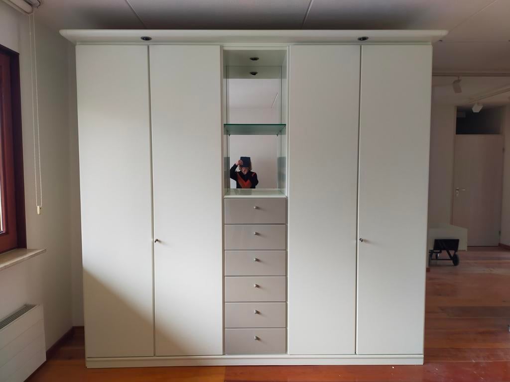 Mooie grote witte kast, Gebruikt, 200 cm of meer, 150 tot 200 cm, 50 tot 75 cm