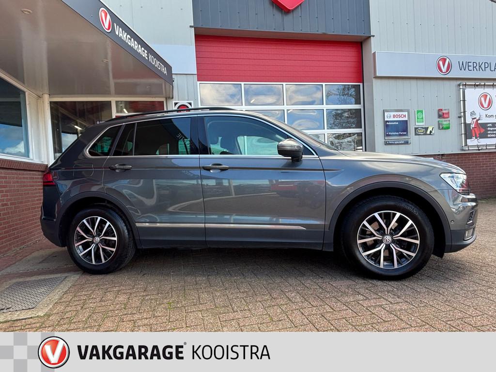 Volkswagen Tiguan 1.5 TSI 150 PK Highline|Automaat|ACC|Carpl, Zwart, 4 cilinders, 150 pk, Bedrijf