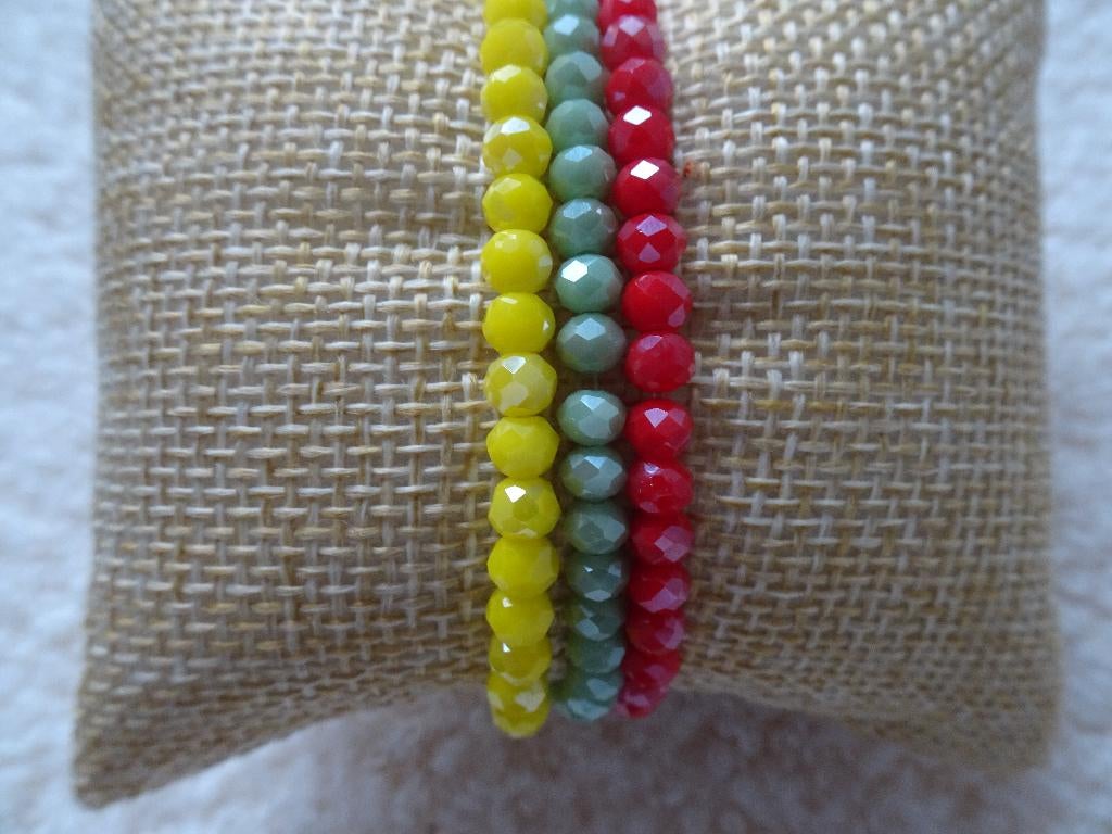 3 armbanden met facetkralen nieuw., Ophalen of Verzenden, Nieuw, Overige kleuren, Elastiek