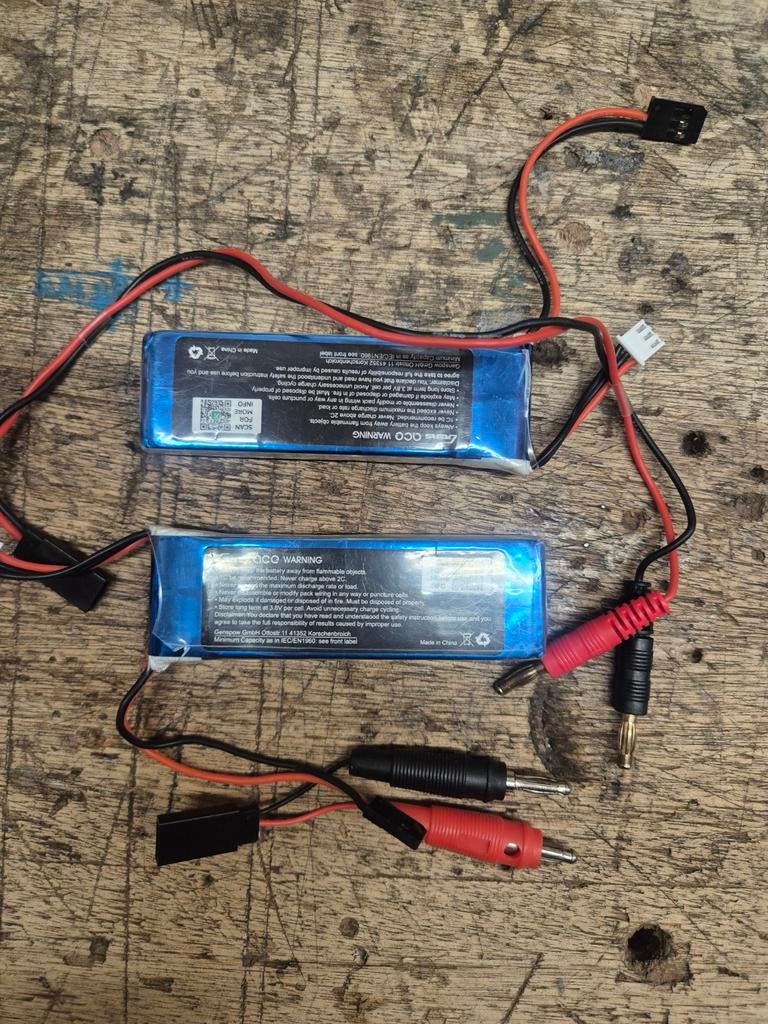 2 lipo zender accu's gratis verzenden, Hobby en Vrije tijd, Modelbouw | Radiografisch | Auto's, Elektro, Gebruikt, Auto offroad