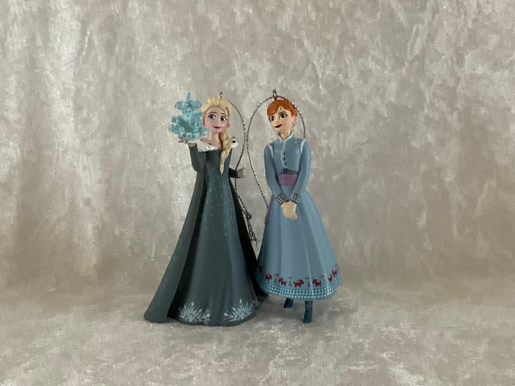 Disney Frozen 2 - ornamenten set - Anna en Elsa, Ophalen of Verzenden, Overige figuren, Zo goed als nieuw, Beeldje of Figuurtje