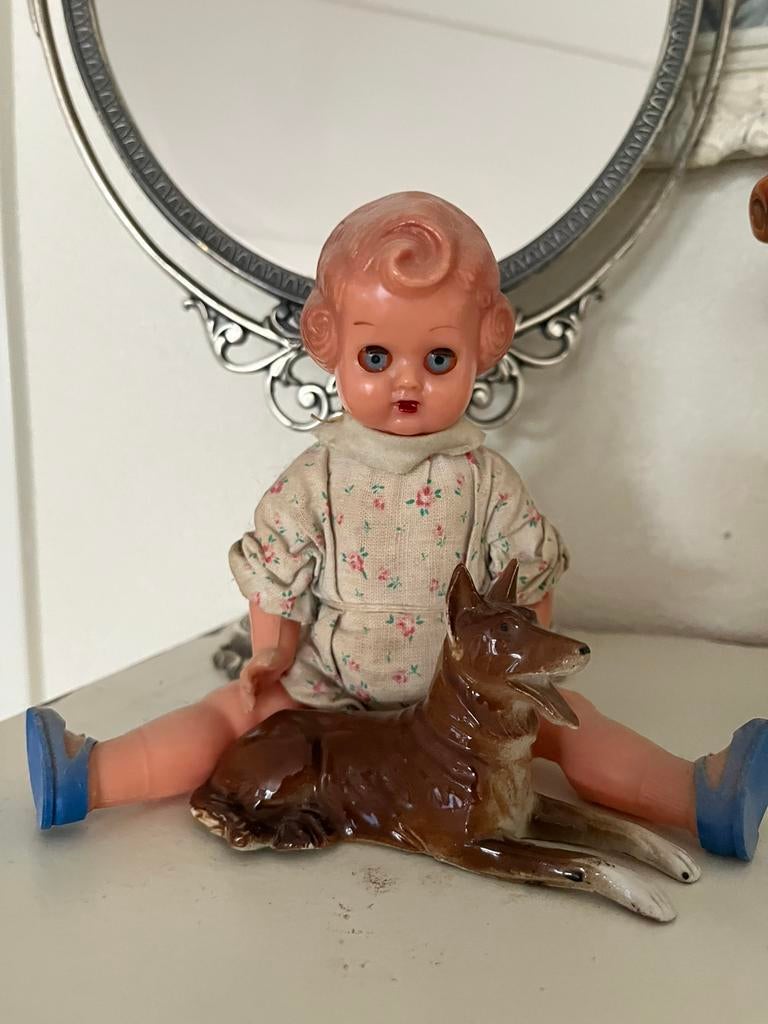 Oud celluloid popje met haar hondje, Verzamelen, Poppen, Ophalen of Verzenden, Gebruikt, Pop