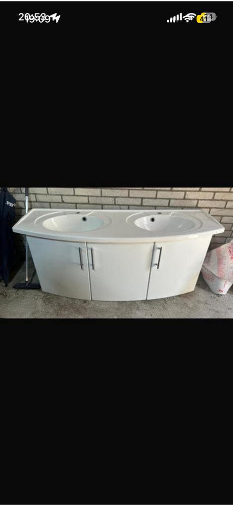 GRATIS ophalen dubbele zwevend wastafelmeubel, Gebruikt, Ophalen of Verzenden, Minder dan 100 cm, Wastafelkast