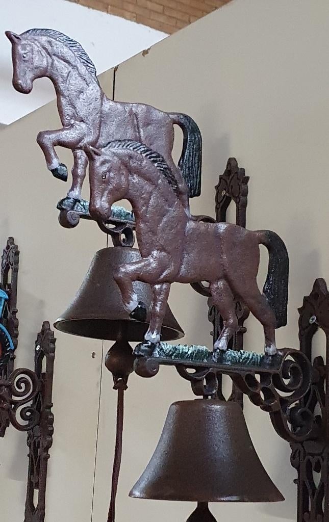 DEURBEL / PAARD / GIETIJZER