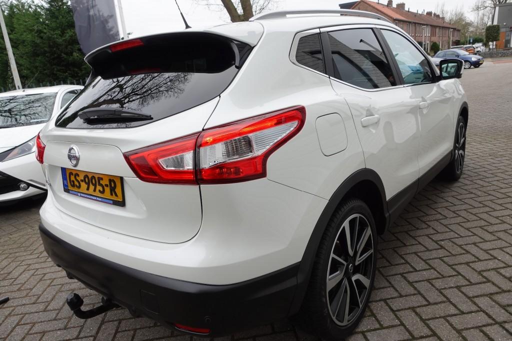 Nissan QASHQAI 1.2 TEKNA Panorama Leder Camera Trekhaak, Euro 5, 4 cilinders, 116 pk, Wit