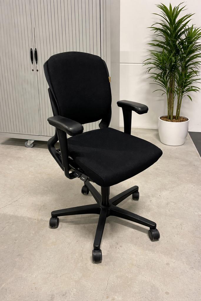 Ahrend 230 bureaustoel nieuwe stof, helemaal schoon gemaakt., Ophalen, Geen, Zwart, Ahrend