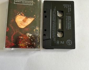 Mike Oldfield muziek cassette Earth Moving 9 tracks dolby, Gebruikt, Ducoso, 1 bandje, Ophalen of Verzenden