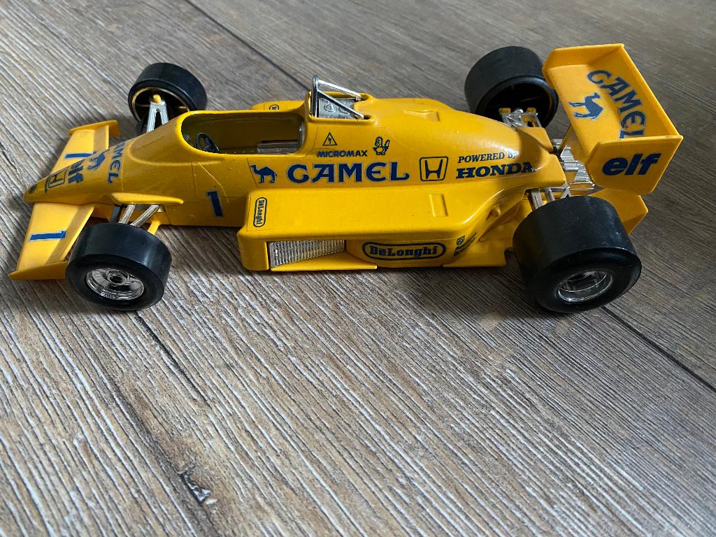 Bburago Lotus 97t. 1.24 miniatuur Ayrton Senna, Ophalen of Verzenden, Zo goed als nieuw, Auto, Bburago
