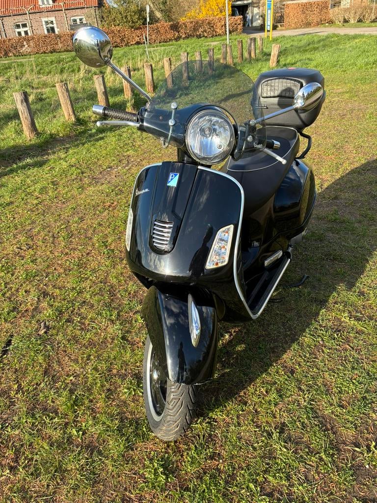 Vespa GTS 300 Akrapovic, Ophalen, Zo goed als nieuw, Benzine, Overige modellen