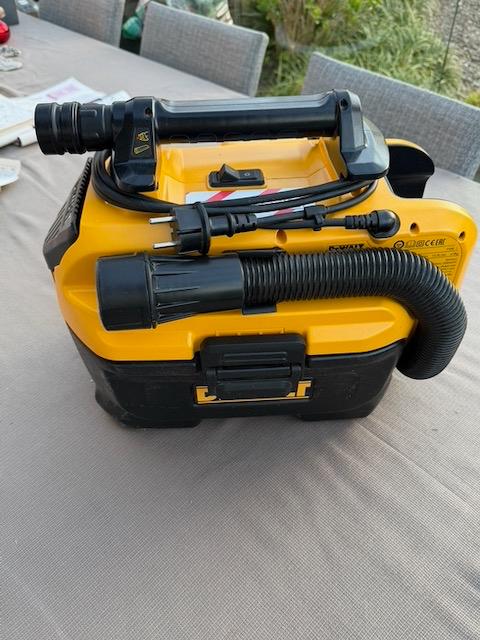 DeWALT accu nat- en droogstofzuiger, Ophalen, Zo goed als nieuw