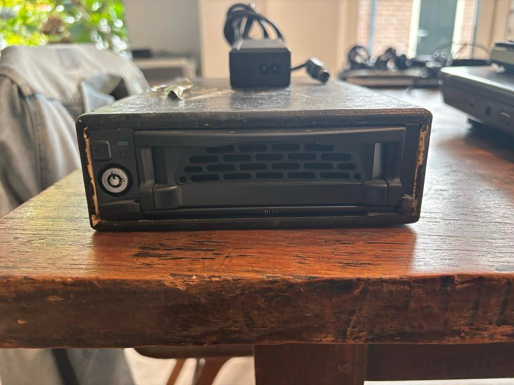 USB 2 & eSATA harde schijf met uitneembare slede, Gebruikt, Server, HDD, Ophalen of Verzenden