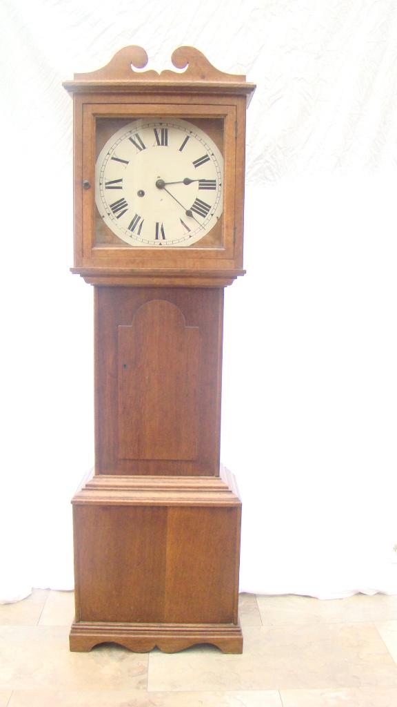 Staande kleine  klok met snek uurwerk, Ophalen of Verzenden