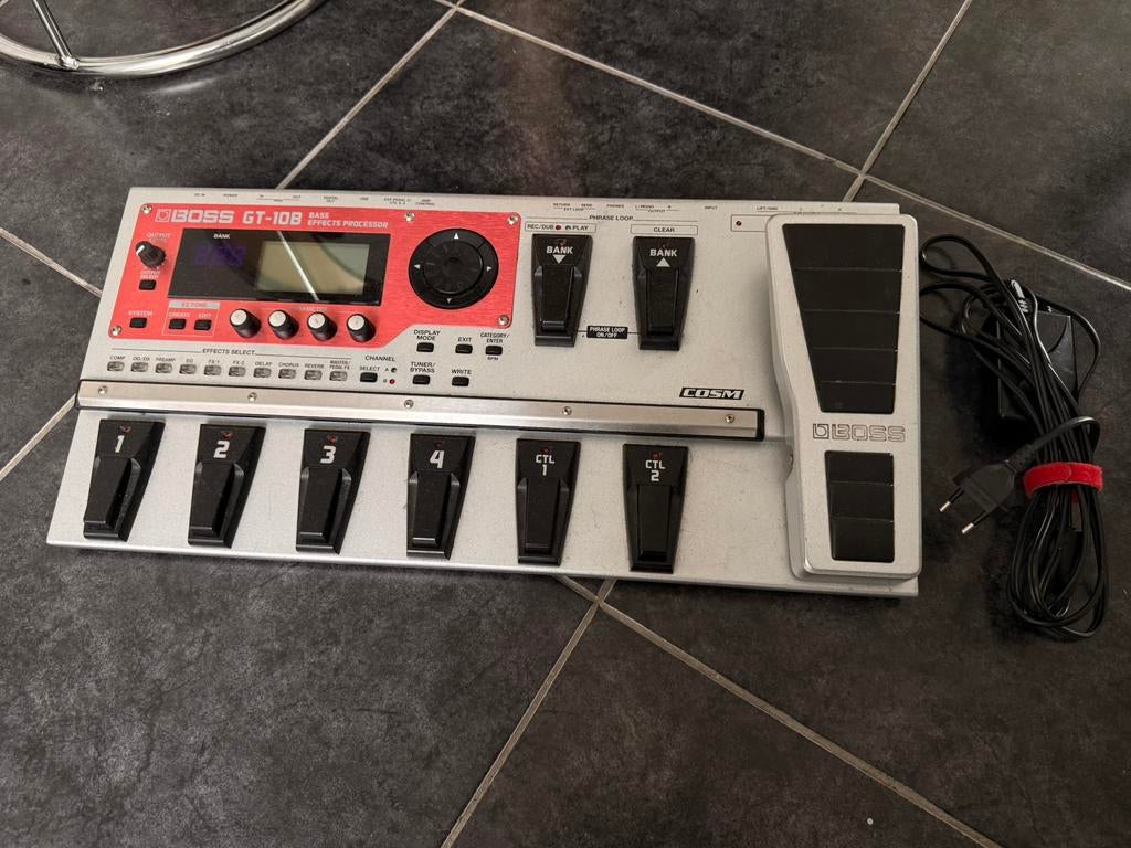 Pedalboard GT 10B BOSS MULTIEFFECTS, Muziek en Instrumenten, Effecten, Ophalen of Verzenden, Zo goed als nieuw, Multi-effect