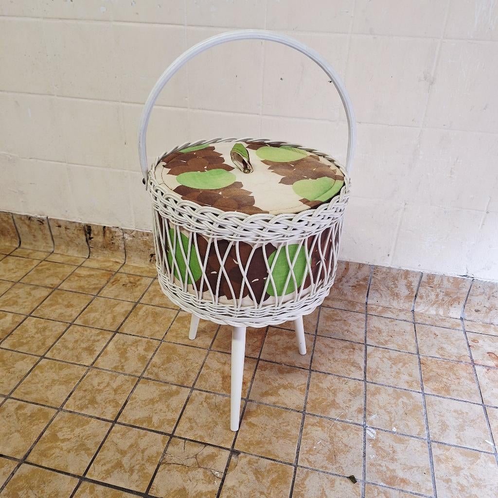 Vintage / Retro Naaimandje / Naaidoos op Poten, Ophalen, Minder dan 50 cm, Gebruikt, -