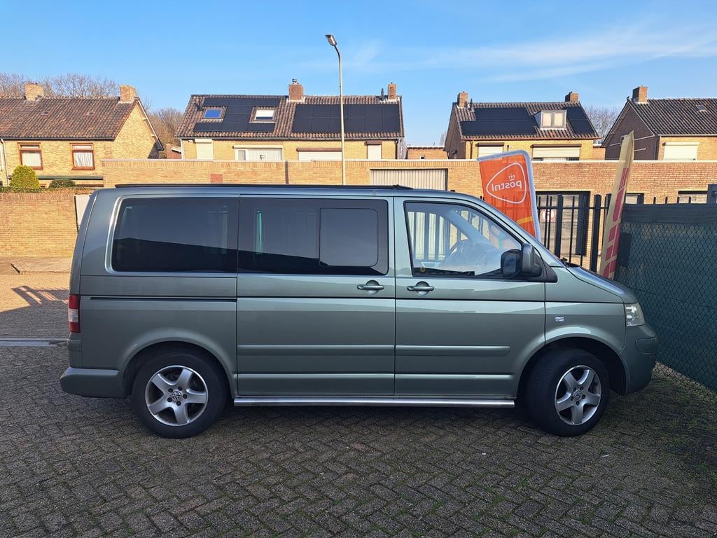 VW T5 transporter multivan camper 174pk 6ps, 2500 cc, Achterwielaandrijving, Zwart, Volkswagen