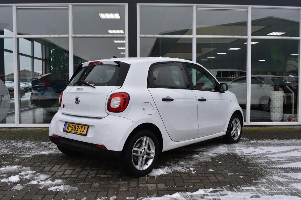 Smart forfour EQ Essential 18 kWh|Airco|Cruise control|Bluet, Automaat, Achterwielaandrijving, Gebruikt, ForFour