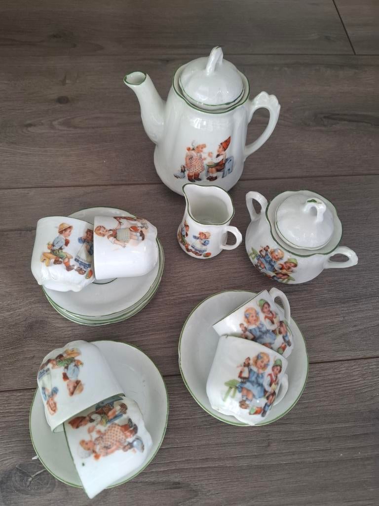 Antiek kinderserviesje met kinderfiguren, Ophalen of Verzenden