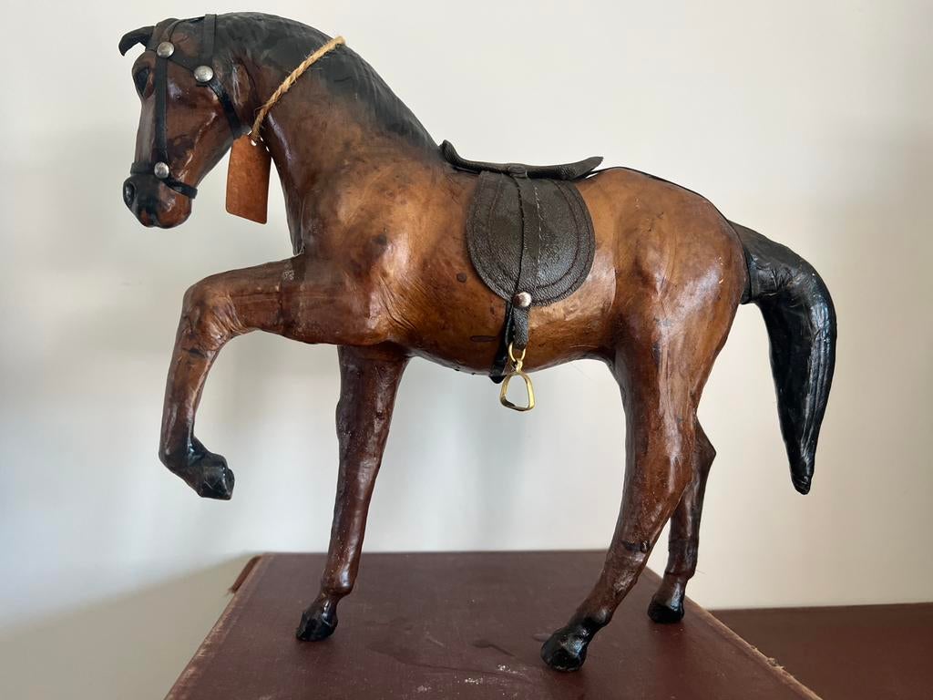 OUD PAARDJE VAN  LEER, Ophalen of Verzenden