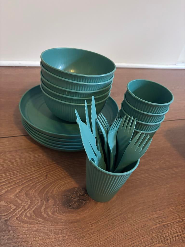 Complete Camping Servies Set - Groen, Caravans en Kamperen, Kampeeraccessoires, Ophalen, Zo goed als nieuw