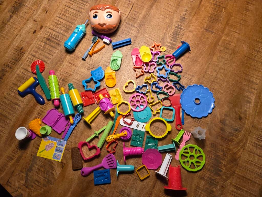 Kleiset met verschillende vormpjes en accessoires, Ophalen of Verzenden