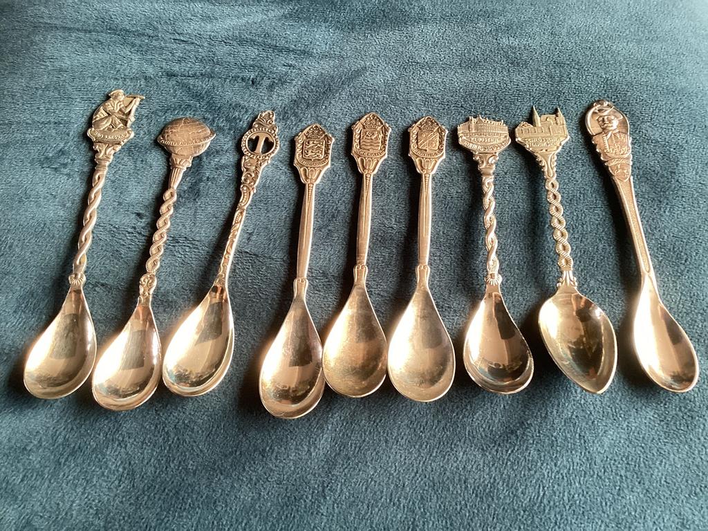 9 verzilverde lepeltjes, Ophalen of Verzenden