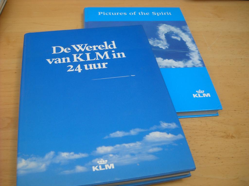 KLM twee boeken, Boeken, Ophalen of Verzenden, Zo goed als nieuw, Diverse auteurs, Vliegtuig