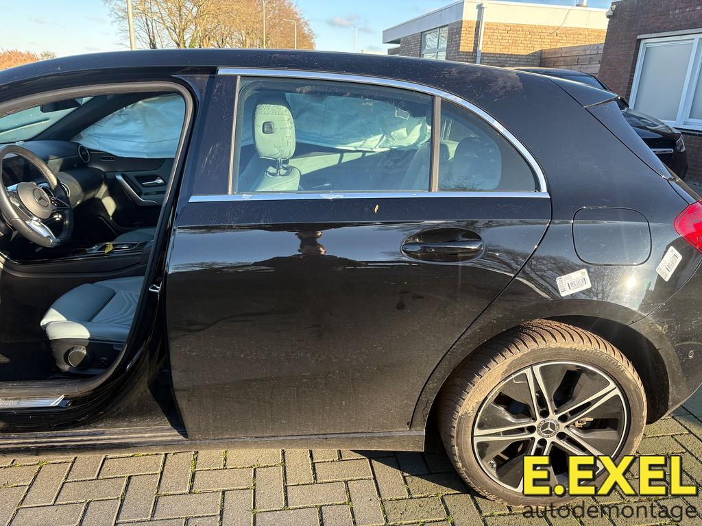 Deur Links achter Mercedes A Klasse W177 2020-2026, Gebruikt, -, Deur, Ophalen of Verzenden