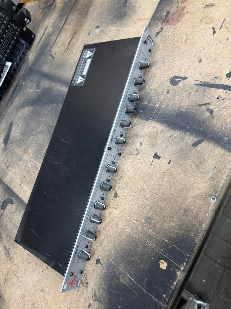 DBX 234XS crosover, Ophalen, Zo goed als nieuw