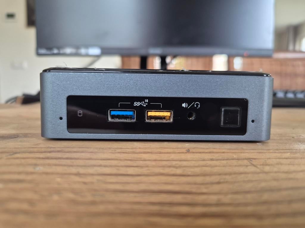 Intel NUC8i3BEH inc Home Assistent zie omschrijving!, Computers en Software, Barebones, Ophalen of Verzenden, Zo goed als nieuw