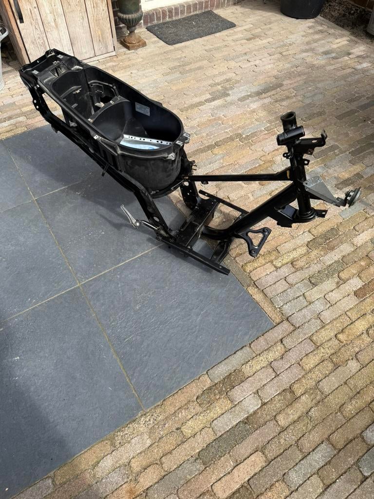 Gilera runner 180vxr frame duitse papieren, Ophalen of Verzenden, Zo goed als nieuw, Frame