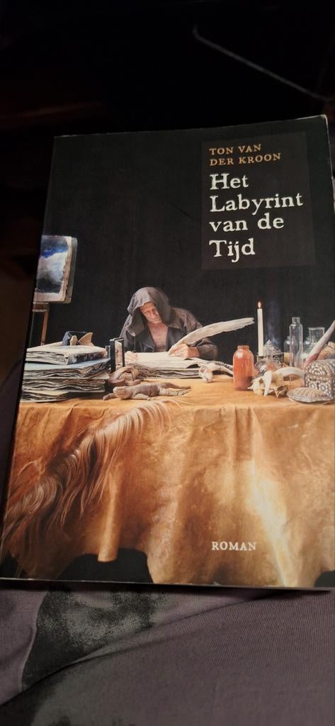 Ton van der Kroon - Het labyrint van de tijd, Ophalen of Verzenden, Zo goed als nieuw, Ton van der Kroon
