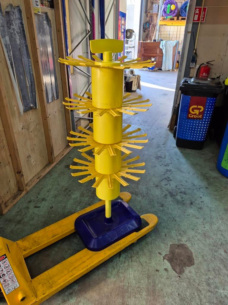 Pez standaard - Gele display voor Pez dispensers, Ophalen of Verzenden, Gebruikt