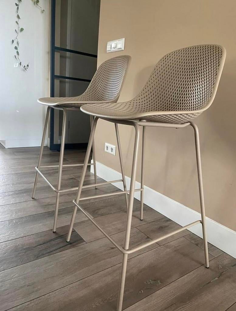 2x barkrukken van Kave Home, 2 krukken, Ophalen, Zo goed als nieuw, 60 tot 90 cm