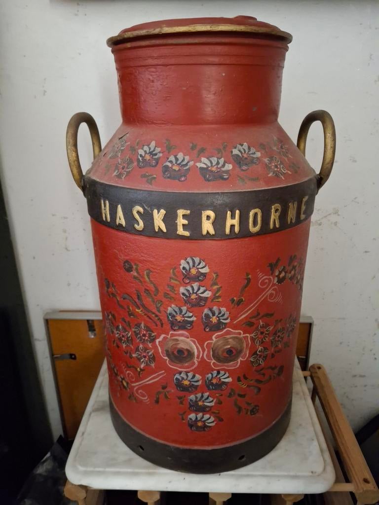 Mooi beschilderde melkbus | hindelopen, Ophalen