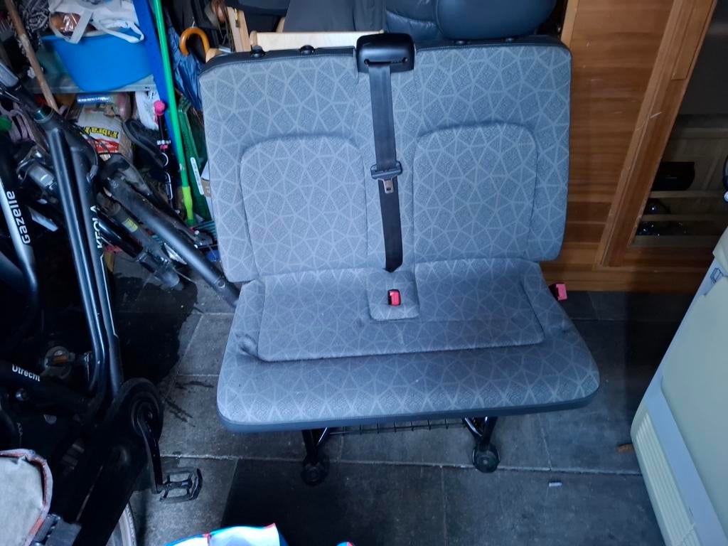 Achterbank met gordel - Universeel, Auto-onderdelen, Interieur en Bekleding, Ophalen of Verzenden, Gebruikt, Universele onderdelen