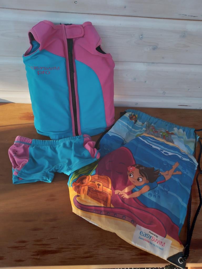EasySwim zwemvest M met zwembroek en leuke zwemtas, Gebruikt, Jongetje of Meisje, Overige maten, Ophalen of Verzenden