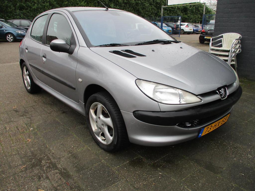 Peugeot 206 1.6-16V Gentry TREKHAAK! APK 12-2026!, Voorwielaandrijving, 4 cilinders, Origineel Nederlands, Bedrijf