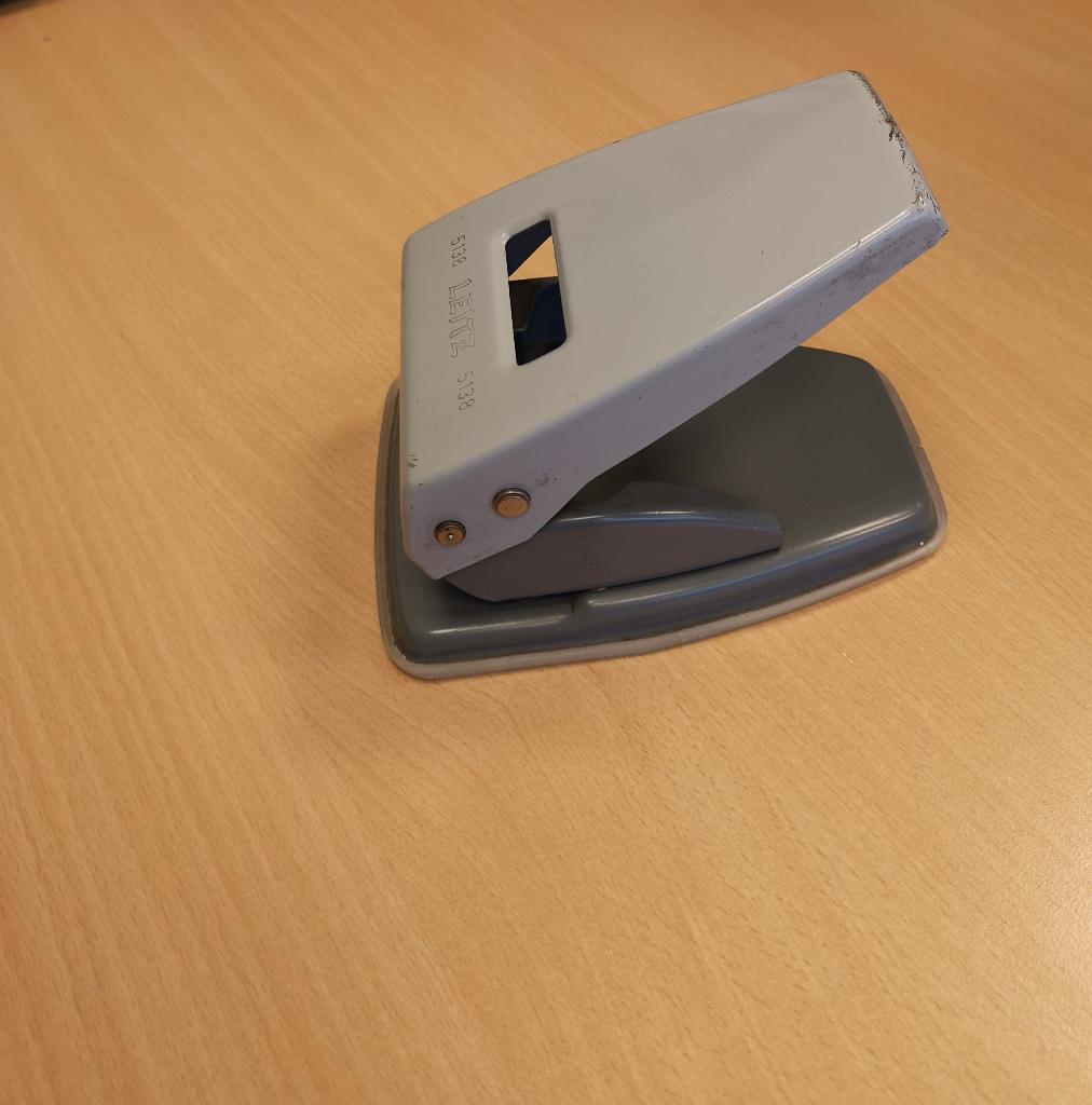 Perforator Leitz grijs, Diversen, Gebruikt, -, Leitz, -