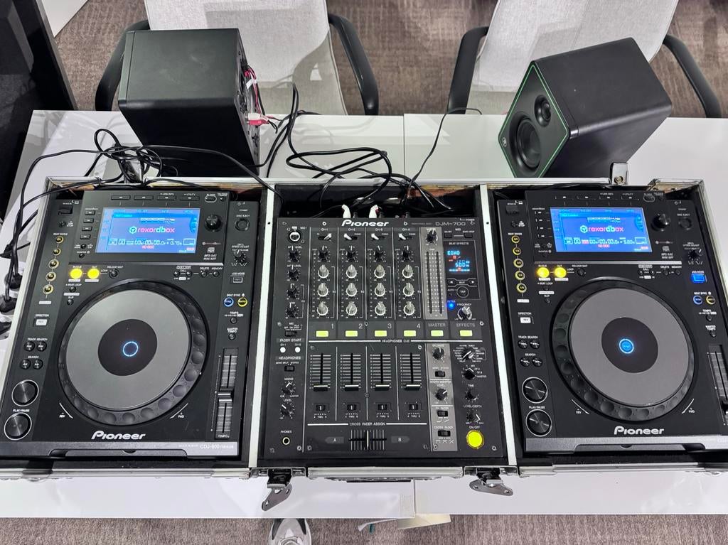 CDJ-900 nexus set incl. DJM-700 en flight case, Muziek en Instrumenten, Dj-sets en Draaitafels, Gebruikt, Dj-set, Pioneer, Ophalen of Verzenden