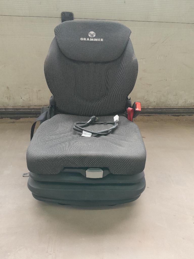 Grammer (instructeurs) stoel ex lestrekker Fendt 516, Ophalen