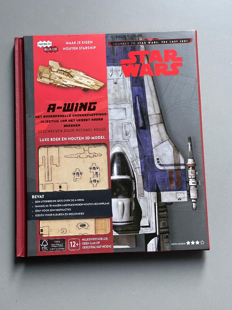 A-wing Deluxe Boek met houtmodel Star Wars  Nieuw, Ophalen of Verzenden, Overige typen