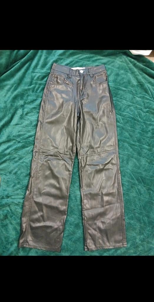 Nieuwe bershka lederlook broek niet gedragen maat 34/xs, Ophalen of Verzenden