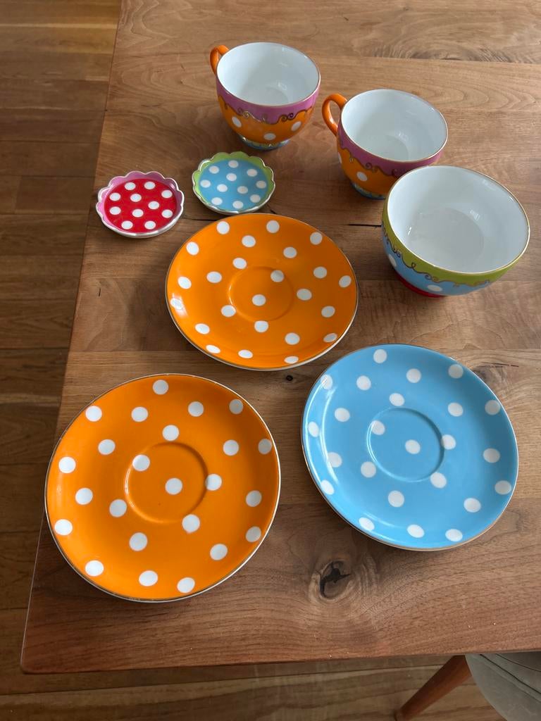 Oilily Servies van Douwe Egberts, Ophalen, Zo goed als nieuw, Overige stijlen, Kop(pen) en/of Schotel(s)