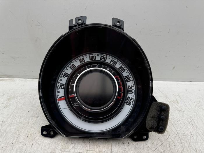 Kilometerteller KM van een Fiat 500, Gebruikt, -, -, Ophalen of Verzenden