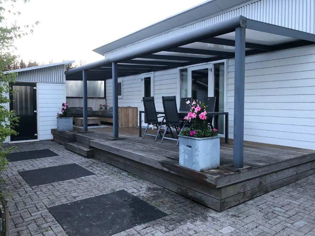 Chalet op Camping "Hoeve aan de Weg" in Drent-Friese Woud, In bos, 2 slaapkamers, Open haard, Landelijk