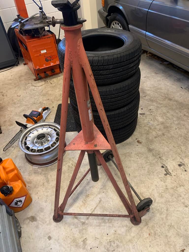 Stertil Koni Assteun 4000 kg, Ophalen of Verzenden, Gebruikt, Universele onderdelen